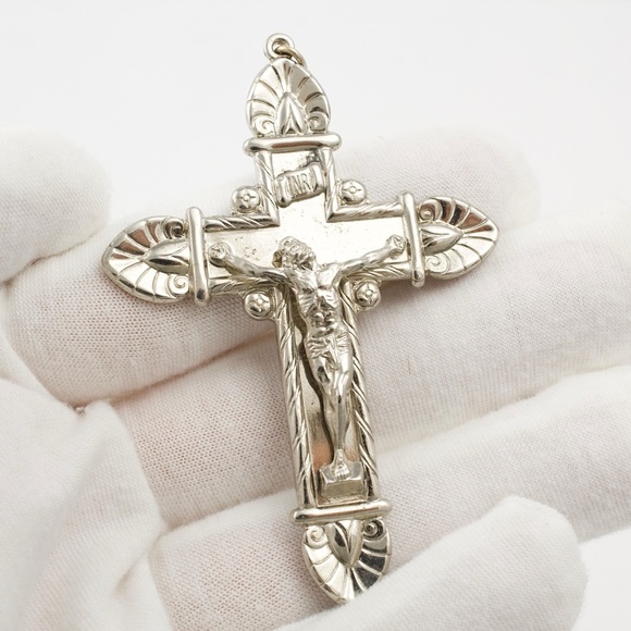 Vintage Crucifix Cross Necklace Pendant Silver Tone Large Ornate Catholic Medal - Picture 1 of 6